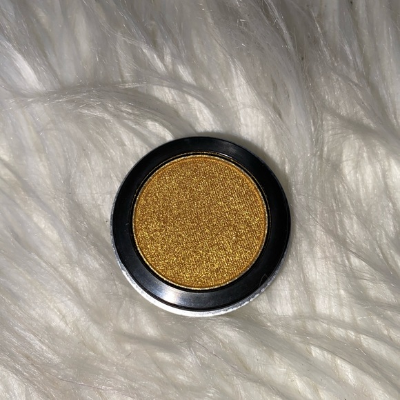 Gold Shimmery EyeShadow Single pallet - Picture 1 of 2